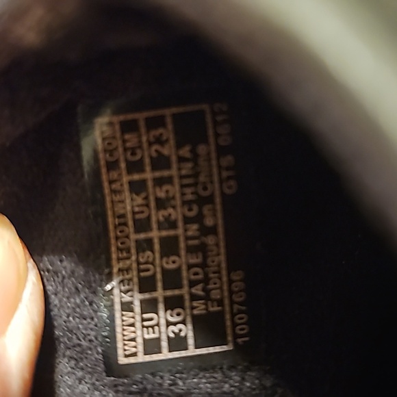 Keen Akita Women's Ankle Boot Wedges Black Leather Snap Closure - Picture 8 of 8